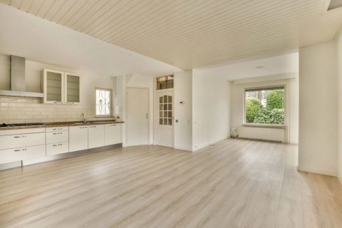 Image depicting the Service Luxury Vinyl